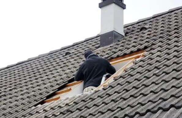Dakreparatie van een dak in Oost-Vlaanderen