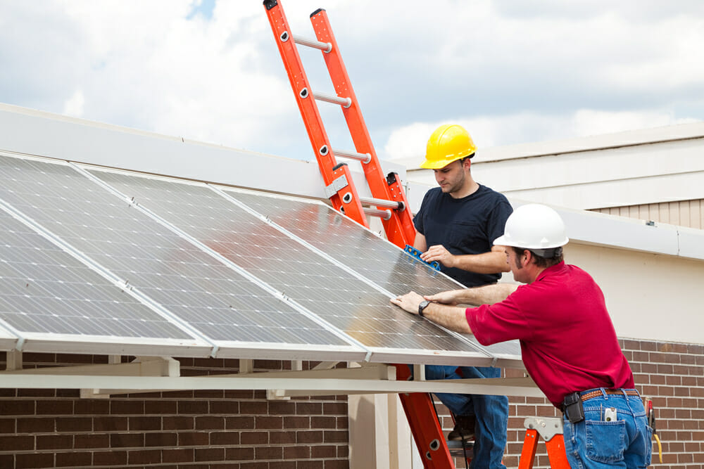 zonnepanelen op dak installeren
